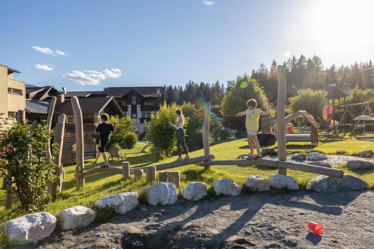 Alpen Adria Hotel & Spa Lake Pressegg Exterior photo