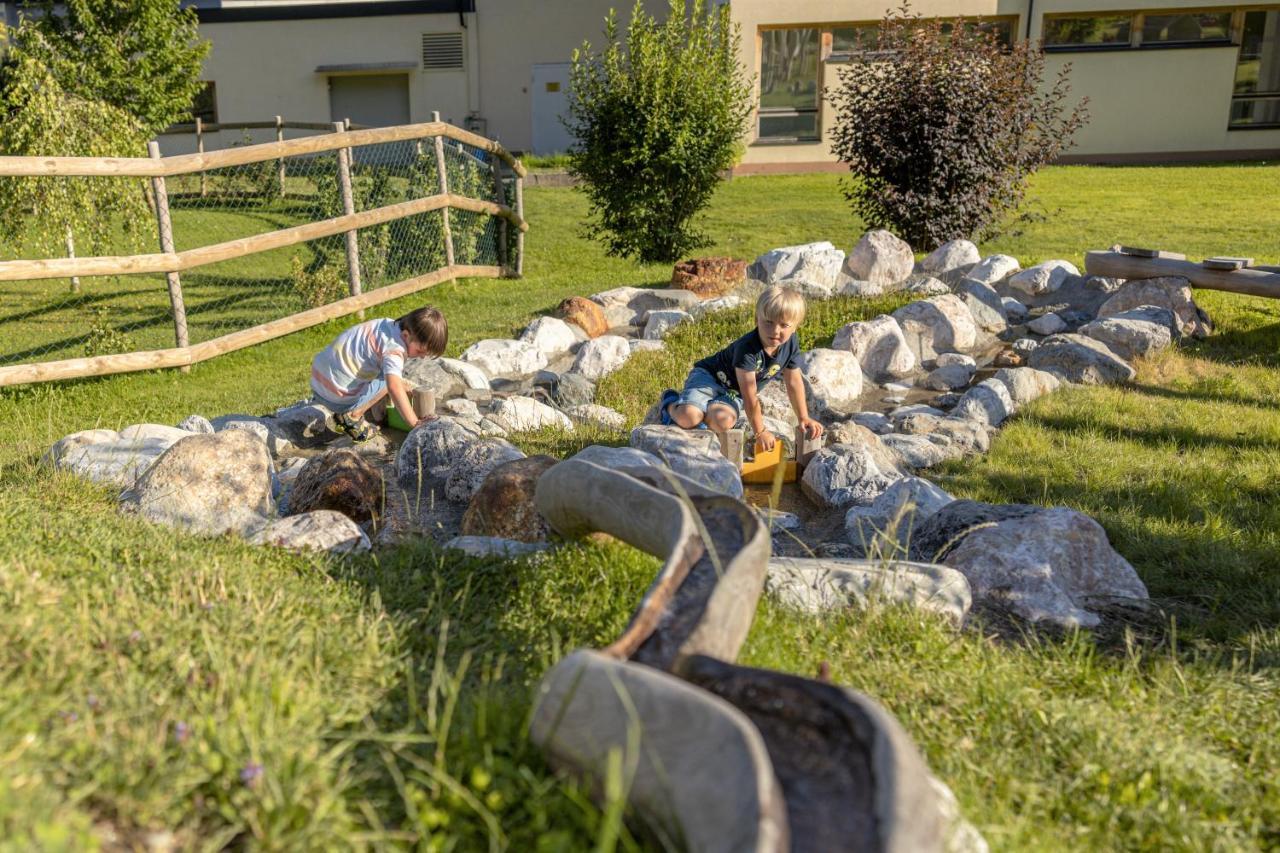 Alpen Adria Hotel & Spa Lake Pressegg Exterior photo