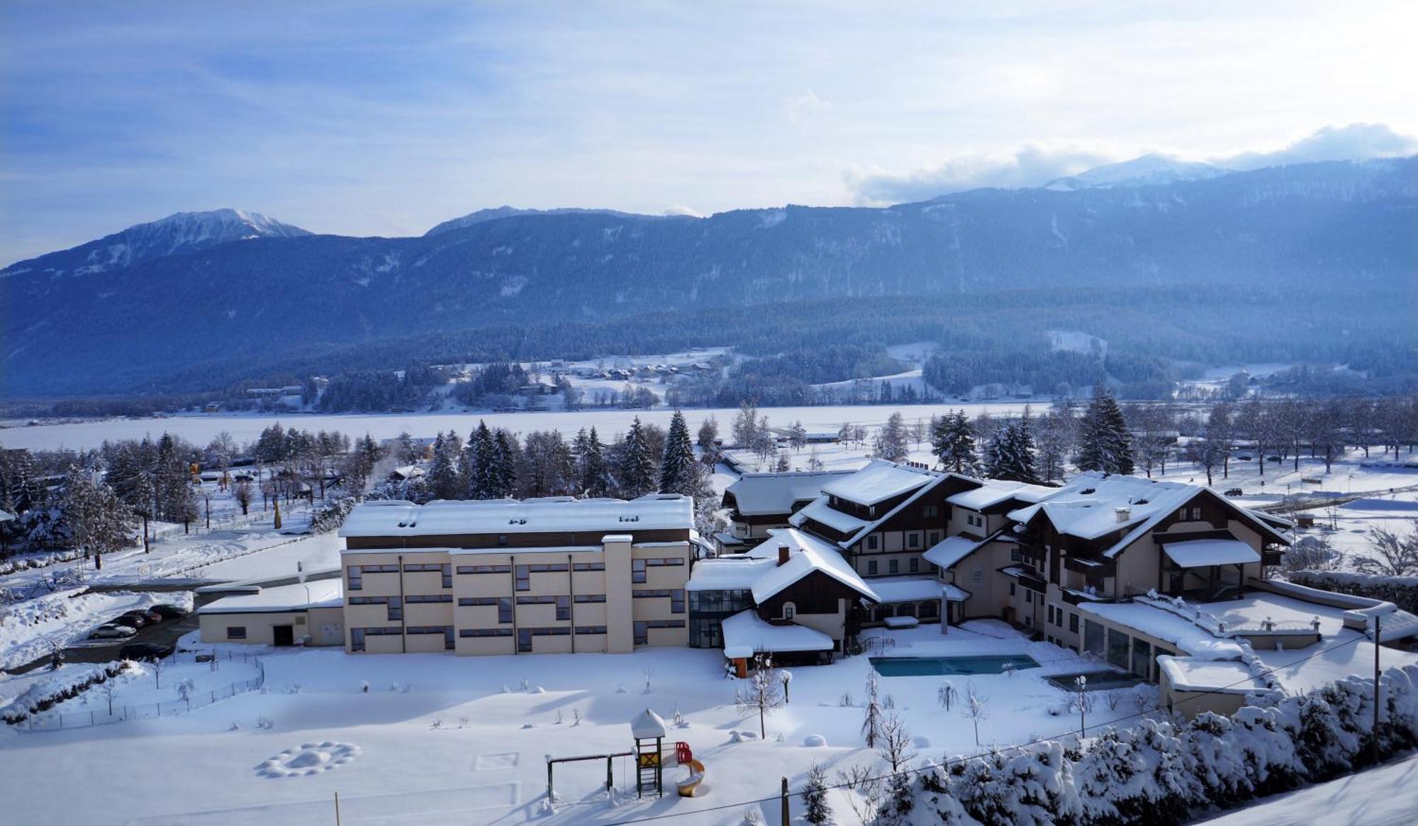 Alpen Adria Hotel & Spa Lake Pressegg Exterior photo