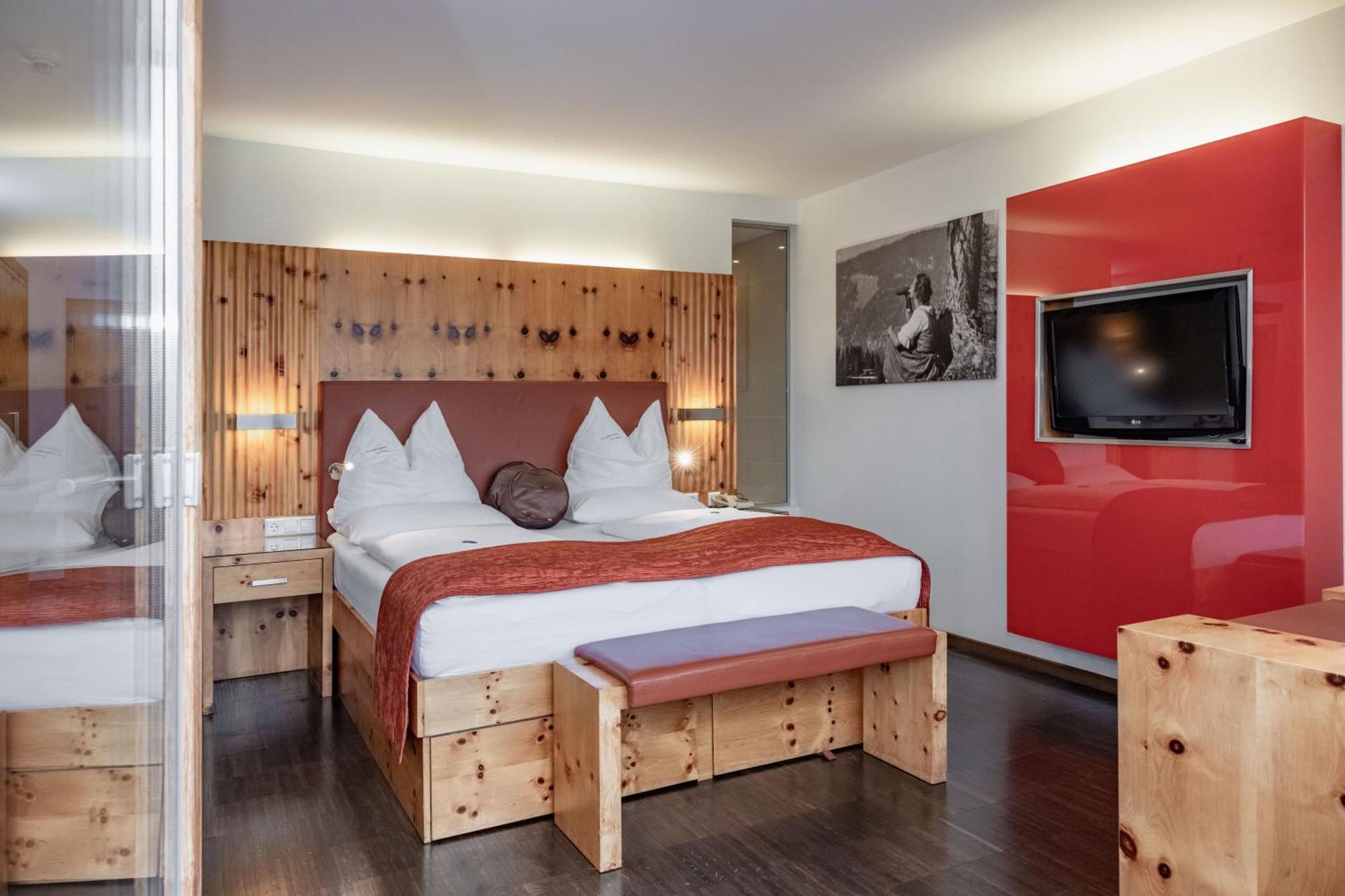 Alpen Adria Hotel & Spa Lake Pressegg Exterior photo